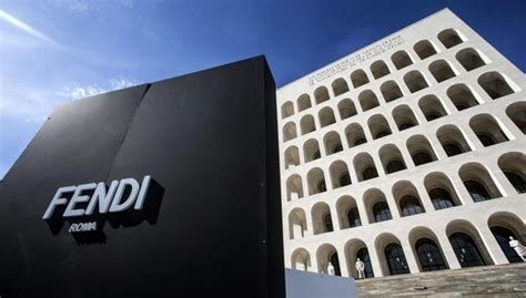 fendi office press intern rome